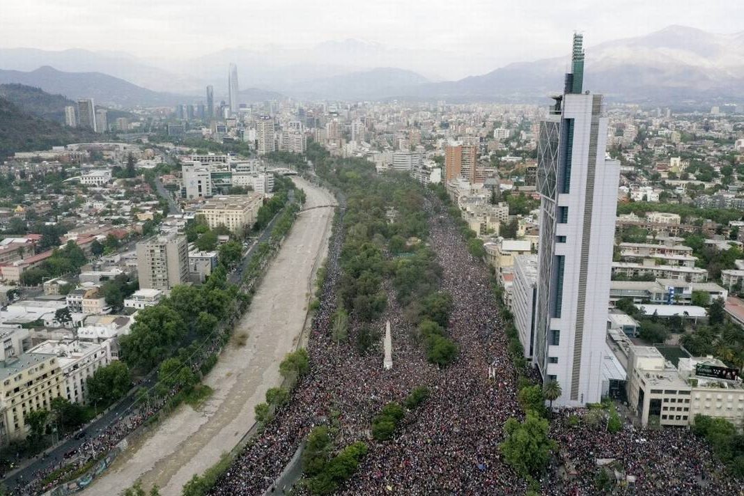 mega marcha protestas manifestaciones chile piñera 2019 fotos afp (13)