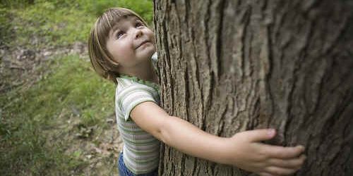girl-hugging-tree